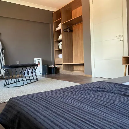 1008 Lux Close To Consulates