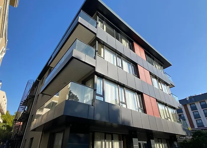 1008 Lux Close To Consulates *