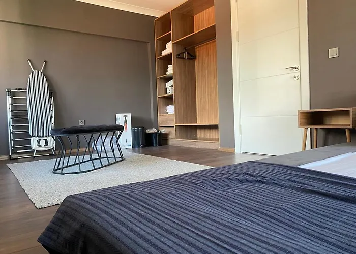 1008 Lux Close To Consulates