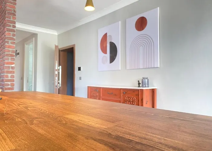 1008 Lux Close To Consulates شقة