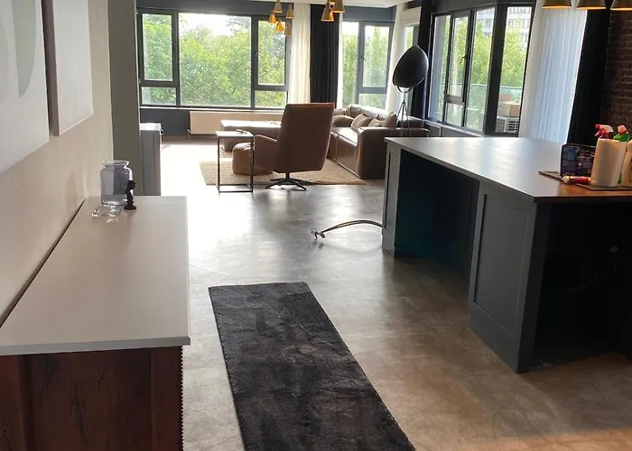 1008 Lux Close To Consulates Daire