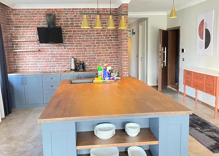 1008 Lux Close To Consulates Daire