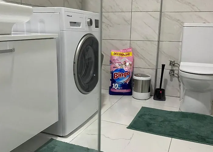 1008 Lux Close To Consulates