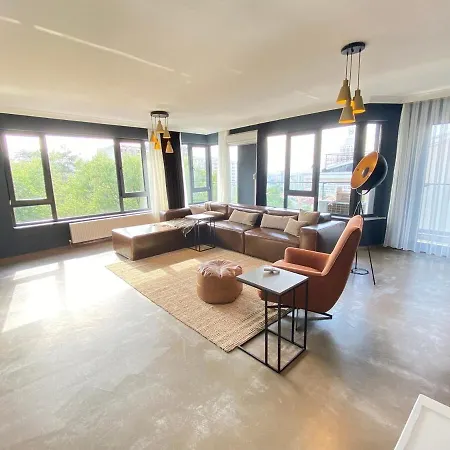 1008 Lux Close To Consulates *