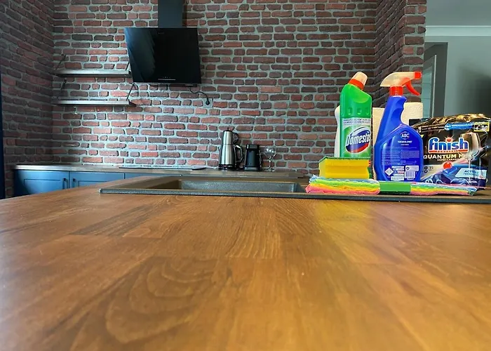 1008 Lux Close To Consulates