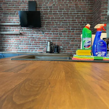 1008 Lux Close To Consulates